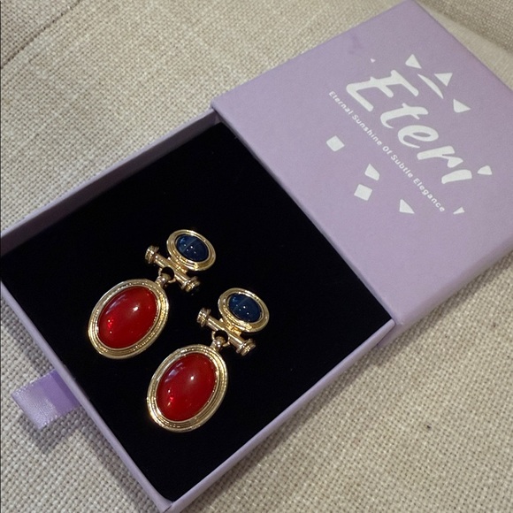 Baroque style luxury earrings - Picture 3 of 3